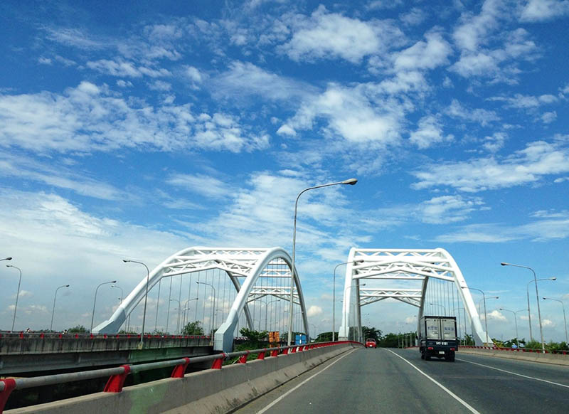Cầu Xóm Củi ở xã Bình Hưng góc đường Nguyễn Văn Linh