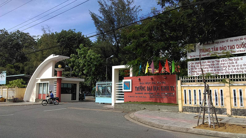 Trường Đại học Kinh tế Đà Nẵng trên đường Ngũ Hành Sơn