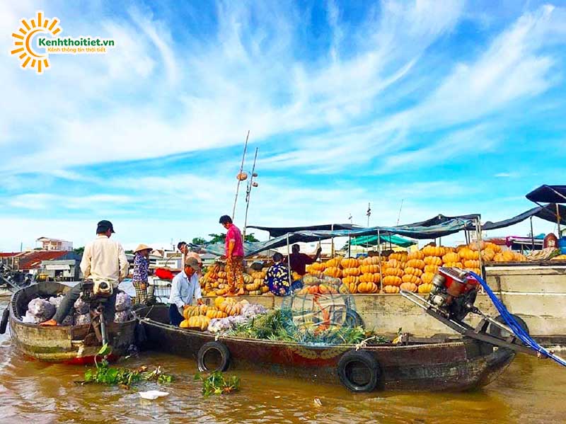 Chợ nổi - nét đặc trưng vùng sông nước Nam Bộ