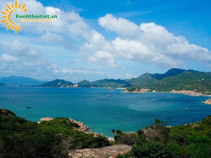 Đặc điểm khí hậu Khánh Hòa có gì đặc biệt? Vị trí địa lý và địa hình của tỉnh Khánh Hòa